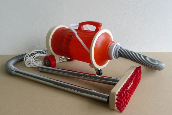 Improvised Vacuum. Jesse Howard.